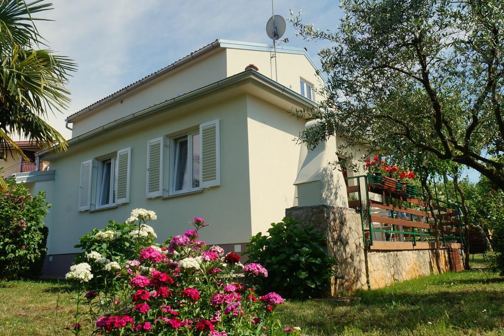 Studio And Apartment Nadia With Garden Poreč Habitación foto