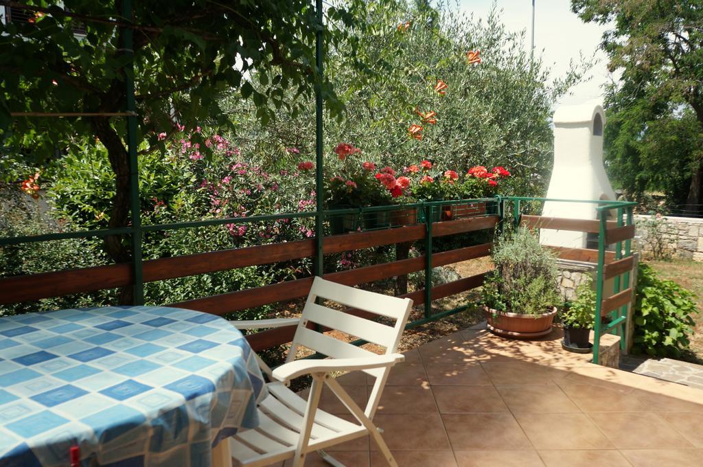 Studio And Apartment Nadia With Garden Poreč Habitación foto